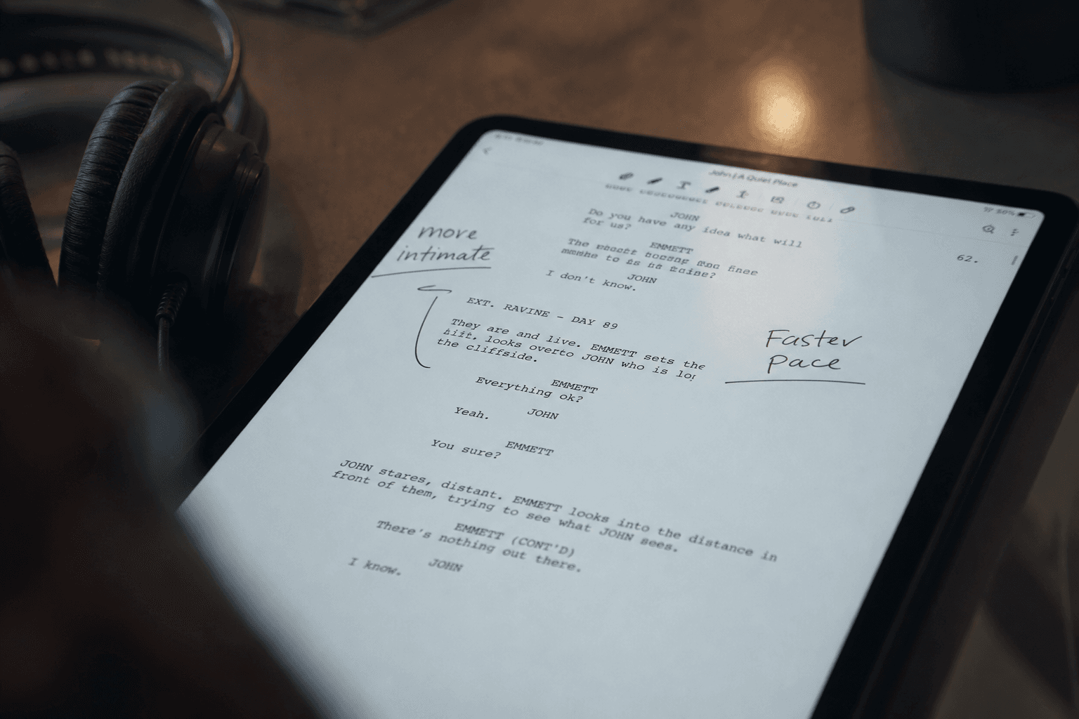 Comparaison de trois prises voix IA avec variations d'intention pour doublage de film
